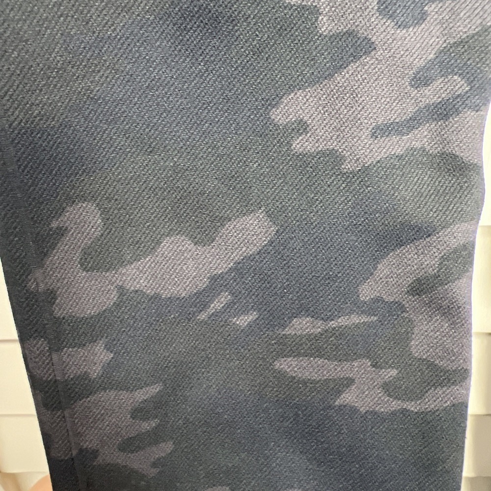 Spanx Look At Me Now Camo Seamless Leggings Women's Size Medium Heather Gray - Picture 5 of 9